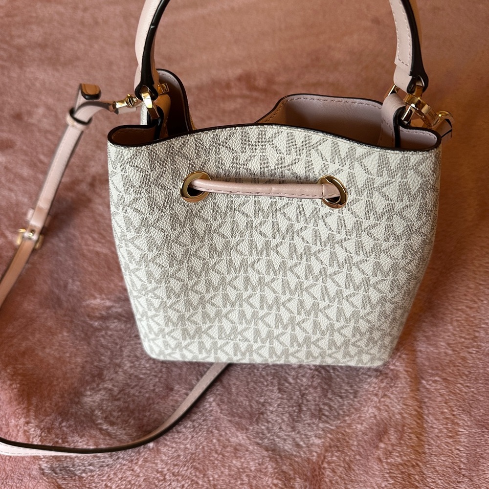 Michael Kors Pink Logo Drawstring Crossbody Bucket Bag - Picture 3 of 4